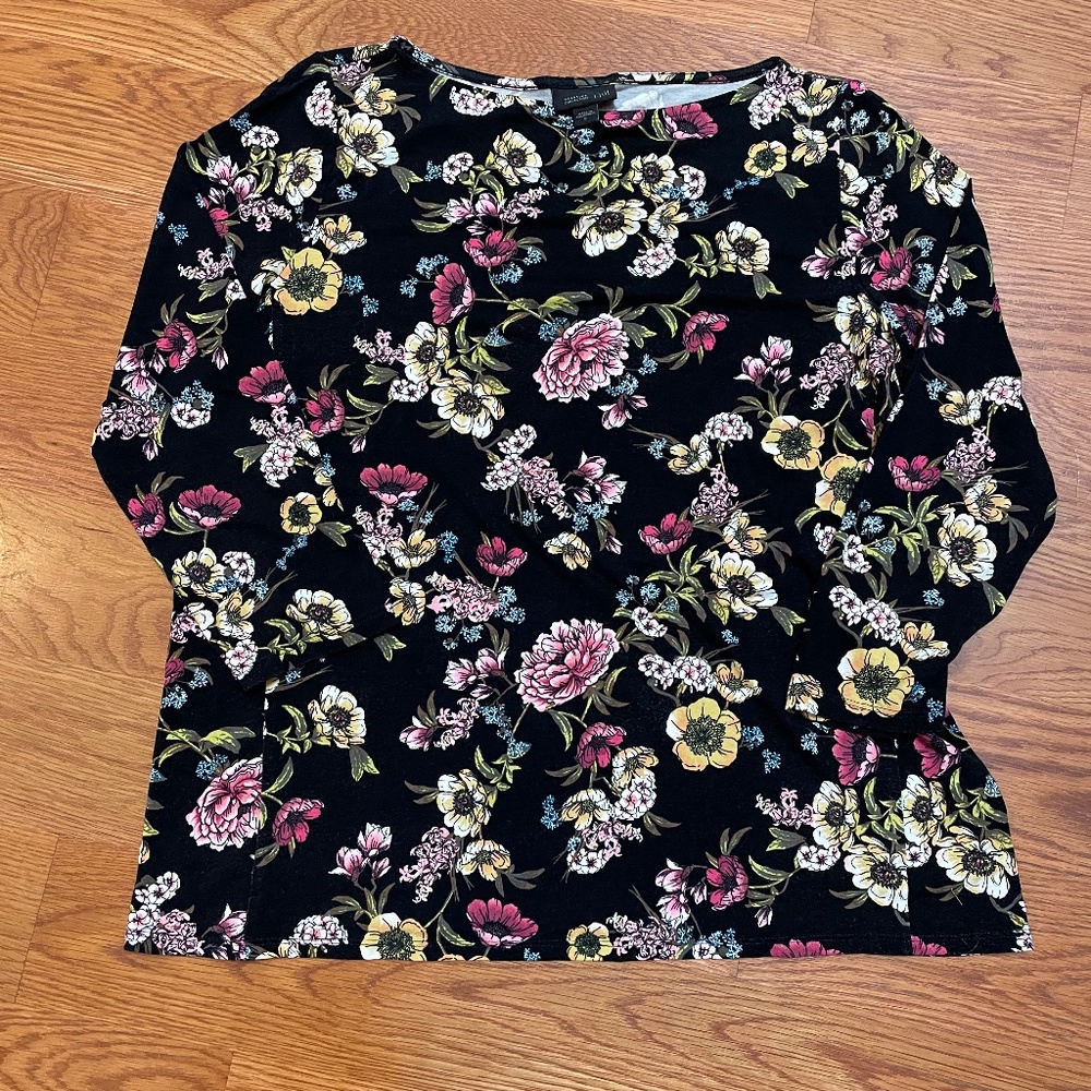 J Jill Wearever Collection 3/4 sleeve floral top, size S